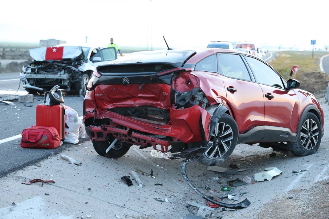 Konya-Aksaray yolunda kaza üstüne kaza! 6 kişi yaralandı 7